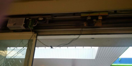 Zloděj se vloupal do OMV na Drkolnově, nakonec nic neodcizil