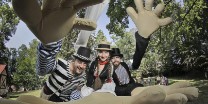 Chůdadlo v ulicích Příbrami