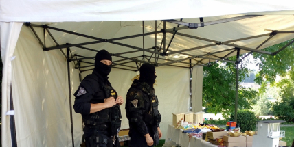 V léčebně v Bukovanech děti uvidí výcvik psů a vyzkouší si výzbroj vězeňské služby