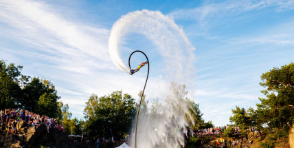 Highjump slibuje extrémní skoky i hudební show raperů a DJs