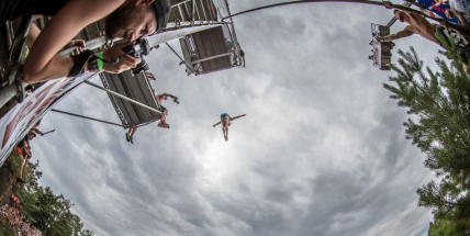 Extrémním skokům v Hříměždicích vládl Švýcar Schafer, domácím mistrem je Kossúth