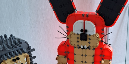 Muzeum v Žebráku vystavuje postavy z večerníčků, jsou vytvořené ze stavebnice Seva