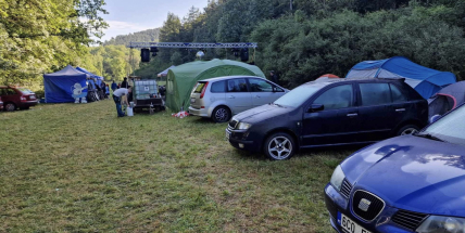 Technoparty u Cetyně podle policie zásadním způsobem noční klid nenarušila