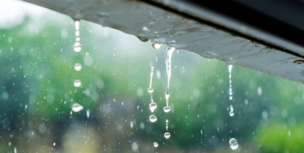 O víkendu se ochladí, obloha se zatáhne, hrozí i silné bouřky