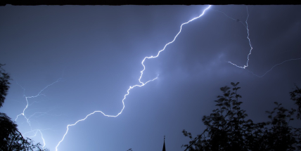 Kvůli bouřce měli hasiči více než tisícovku výjezdů