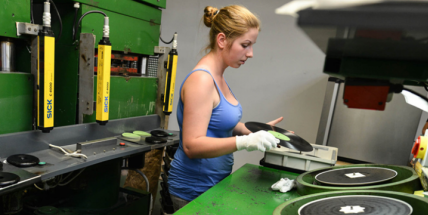 Výrobci vinylů GZ Media loni stouply tržby na 5,6 mld. Kč, zisk na miliardu