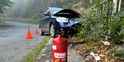 Řidič škodovky na Příbramsku naboural do zábradlí mostu