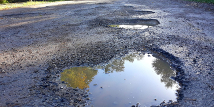 Středočeský kraj přidá na opravy silnic po zimě dalších 152 milionů korun