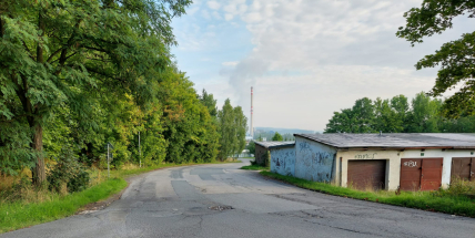 V Anenské ulici se vybuduje nový chodník a opraví komunikace. Práce si vyžádají uzavírku