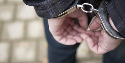 Nad zlodějem, který vykrádal prodejny a hospody, spadla klec