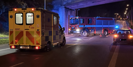 Žena v Příbrami vběhla přímo před auto, v kritickém stavu ji do nemocnice přepravil vrtulník