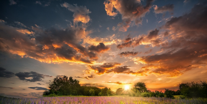 Dnešní tropy vystřídá ochlazení a přeháňky, chladný a deštivý bude i víkend