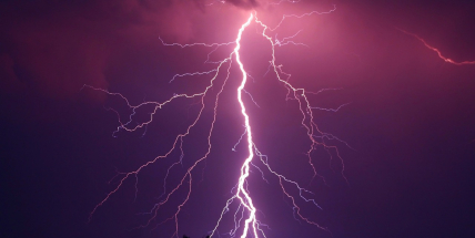 Meteorologové: Večer očekáváme silné bouřky s přívalovými srážkami a kroupami