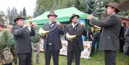 Myslivecko-rybářská slavnost spojená s výlovem Sadoňského rybníka přilákala davy lidí