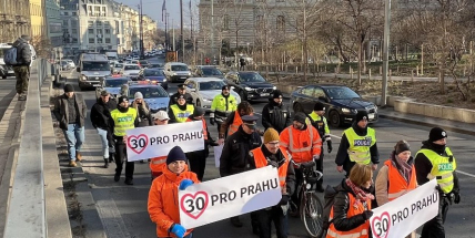 Po pražské magistrále projde pochod aktivistů za snížení rychlosti