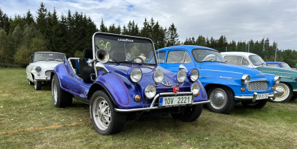 V Podlesí při srazu veteránů složili více než patnáctimetrový štrúdl