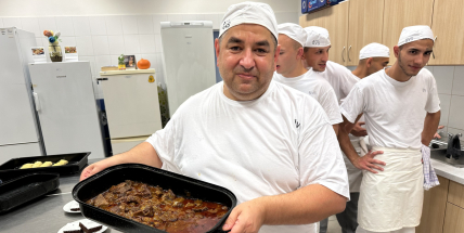 Video: Odsouzení v příbramské i texaské věznici společně vařili národní jídla
