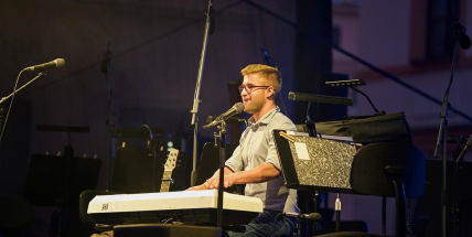 V Příbrami vystoupí písničkář Michal Horák