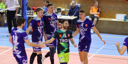 Kocouři si připsali v nervózním utkání těsnou výhru 3:2 nad Benátkami