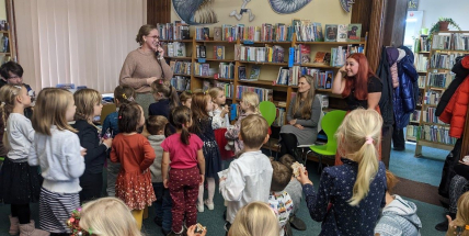 Předvánoční akce v knihovně nabídnou pohádkový muzikál, nové knihy i punč