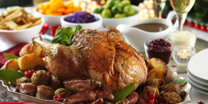 Je libo nadívaný krocan, lívance, vařené fazole se slaninou nebo krůta s kaštanovou nádivkou? Co se servíruje o Vánocích ve světě