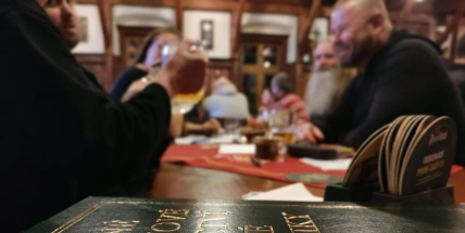 Pivo, zdravá soutěživost a hlavně zábava. Hospodský kvíz se těší nejen v Příbrami velké popularitě