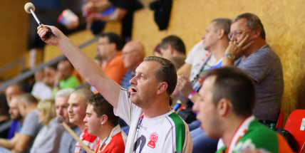 Průměrné návštěvnosti vévodí celorepublikově fotbal a hokej. Z vysoké divácké přízně se těší i příbramští volejbalisté