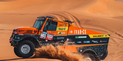Macík vyhrál Rallye Dakar, mezi kamiony navázal na úspěchy Karla Lopraise