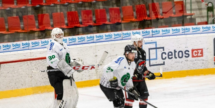 Utkání na žhavém ledě vedoucího Chomutova nabídlo bojovný duel. O vítězi rozhodla třetí třetina