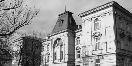 Výuku báňských věd v Příbrami ukončil v roce 1945 dekret prezidenta Beneše