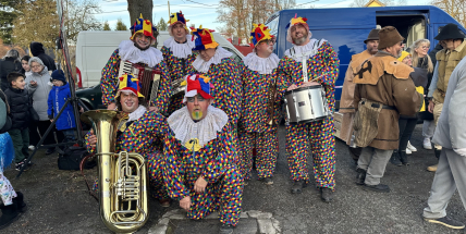 Video: Bohutínem prošel masopustní průvod. Přilákal stovky lidí