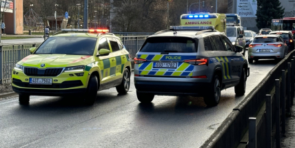 Policisté hledají svědky nehody, při které vběhl nezletilý chlapec před projíždějící auto