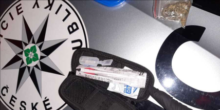 Příbramští policisté dopadli dva dealery drog, zaměřovali se na pervitin a marihuanu
