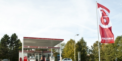 Ceny pohonných hmot ve středních Čechách znovu klesly
