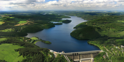 K letošním závodům Brdského běžeckého poháru přibyl maraton kolem Orlíku