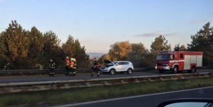 Nehoda dvou vozidel na R4, projíždějte opatrně