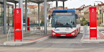 Výdaje na veřejnou dopravu ve Středočeském kraji i tržby loni vzrostly
