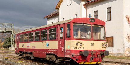 Ze zimního spánku procitne v předvelikonočním čase dráha z Rožmitálu do Březnice