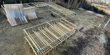 Na Padáku roste aréna pro extrémní závodění, hotovo má být v červnu