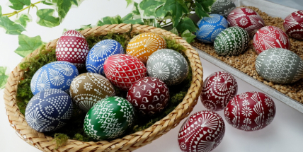 Dnes je Velikonoční pondělí. Šlehání pomlázkou má ženám a dívkám zachovat krásu, zdraví a veselou náladu po celý další rok