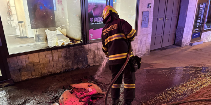 U příbramské pobočky T-Mobile někdo založil požár, škoda 150 tisíc