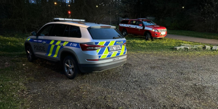 V Příbrami vlak srazil a usmrtil člověka, provoz na trati stojí