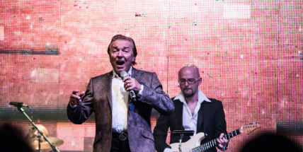 Božský Karel vyprodal příbramskou sportovní halu