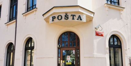 Pošta čelí další vlně podvodných zpráv, které lákají údaje k účtům