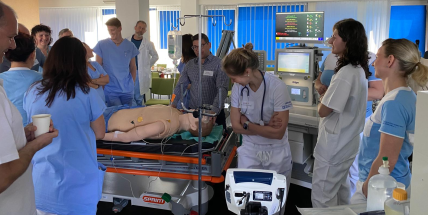 Příbramští zdravotníci nacvičovali záchranu pacienta v krizovém stavu