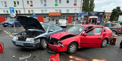 Při nehodě v Příbrami se lehce zranily dvě ženy, komunikaci policie uzavřela