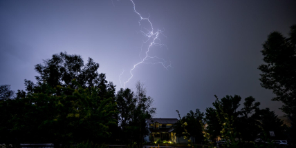 V pátek hrozí v ČR bouřky, mohou padat menší kroupy