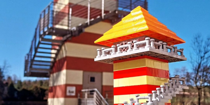 Letní interaktivní výstava v Podbrdském muzeu se věnuje nejslavnější stavebnici světa