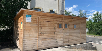 ADRA otevřela v Příbrami Hrabárnu. Charitativní obchod nabízí oblečení z druhé ruky