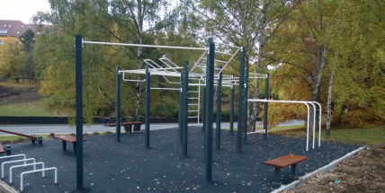 Víme první: Podívejte se, jak vypadá workoutový park u gymnázia